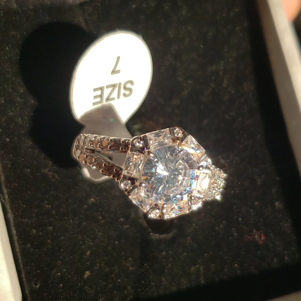 Ring 18kt white gold plated brass size 7
